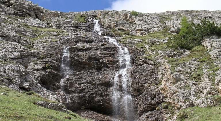Seiser Alm - Wasserfall auf dem Schlern.JPG